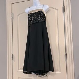 Stunning contrast dress for formal event